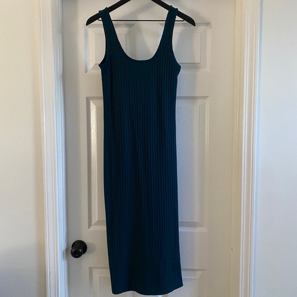 Dark green ribbed maxi dress